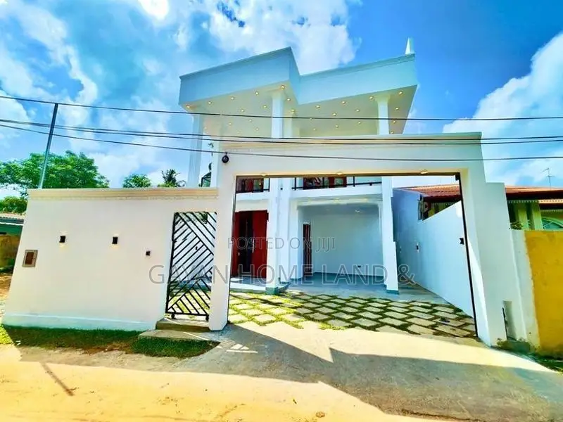 Architecture Design Quality Three-storey House in Piliyandala