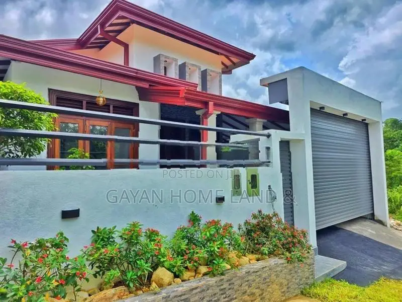 Brand New Spacious Solid House in Kahathuduwa Koralima
