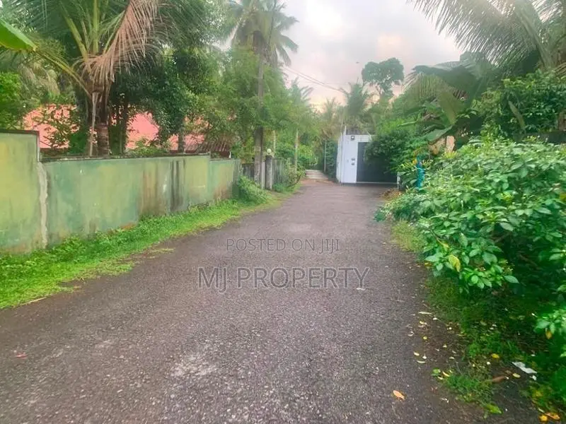 ( IS-1199) Valuable Residential Bare Land Sale in Homagama