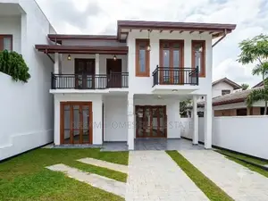 Luxury New 2 Story House with 10 Perch - Kottawa