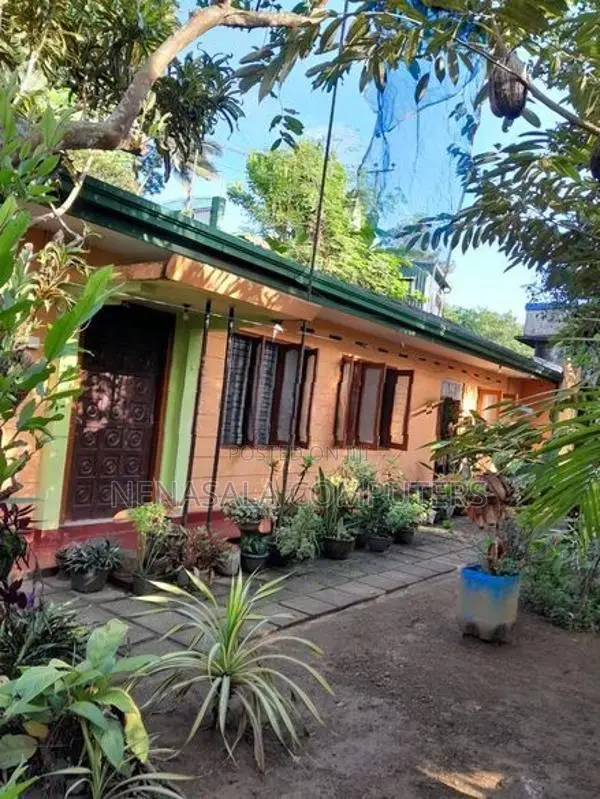 රත්නපුර නගරය අවටින් නිවසක් සමග ඉඩමක්