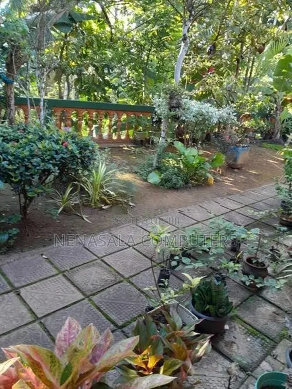 රත්නපුර නගරය අවටින් නිවසක් සමග ඉඩමක්