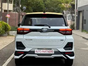 Toyota Raize Z Hybrid AUTOPARKING 2026