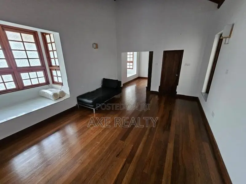 5 Bed House For Rent In Colombo 7 (Ward Place)