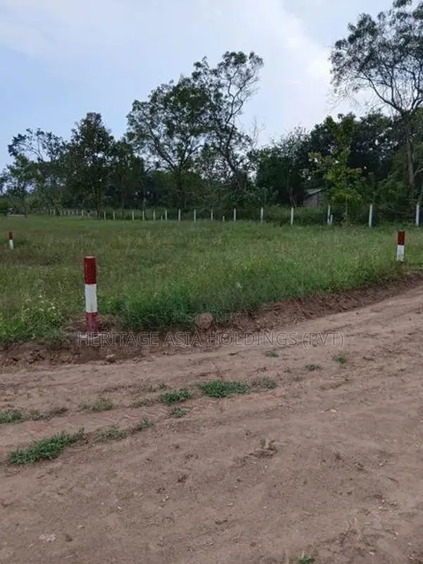 අනුරාධපුර පුජා නගරය ලගින්ම ඉඩමක් විකිනිමට