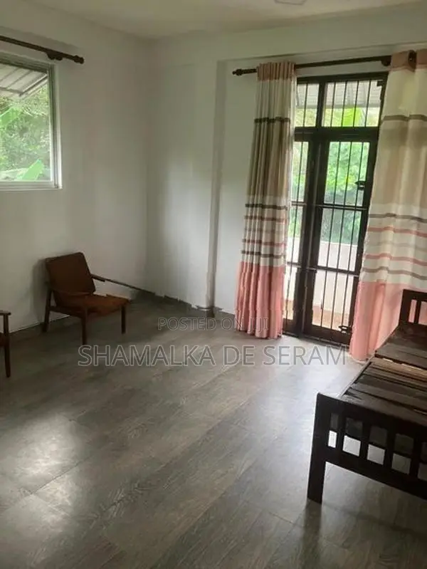Upstair House for Rent Kadawatha.