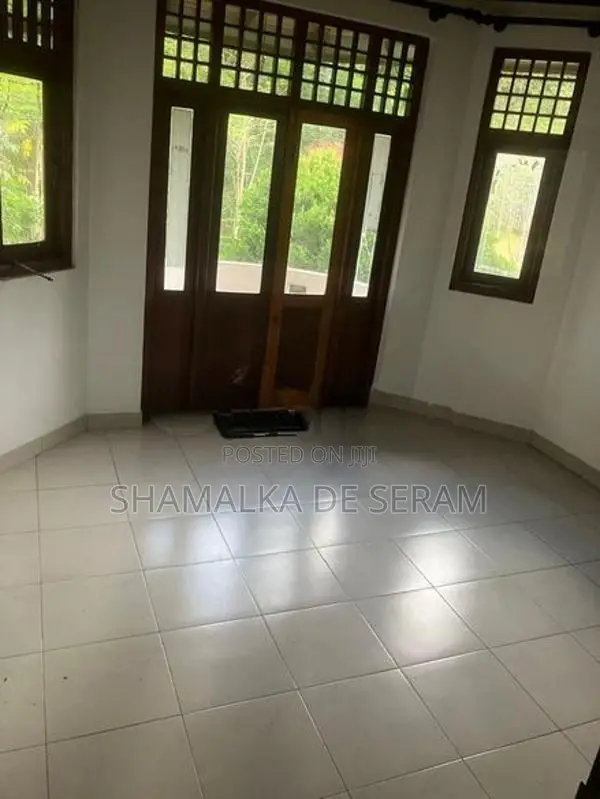 Upstair House for Rent Kadawatha.
