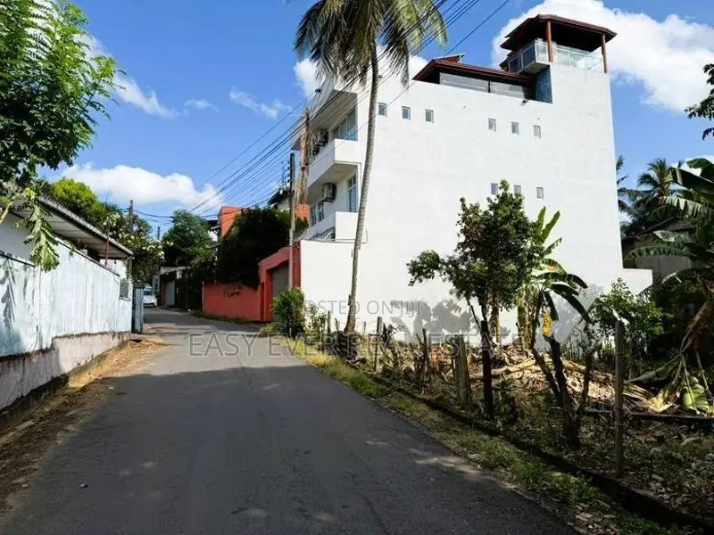Prime 19.8 Perches in Thalawathugoda