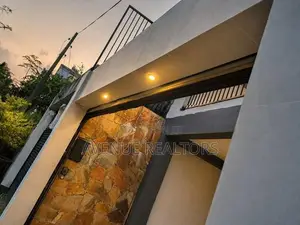 Brand-New Modern 5 Bedroom House for Sale in Homagama (HS4940)