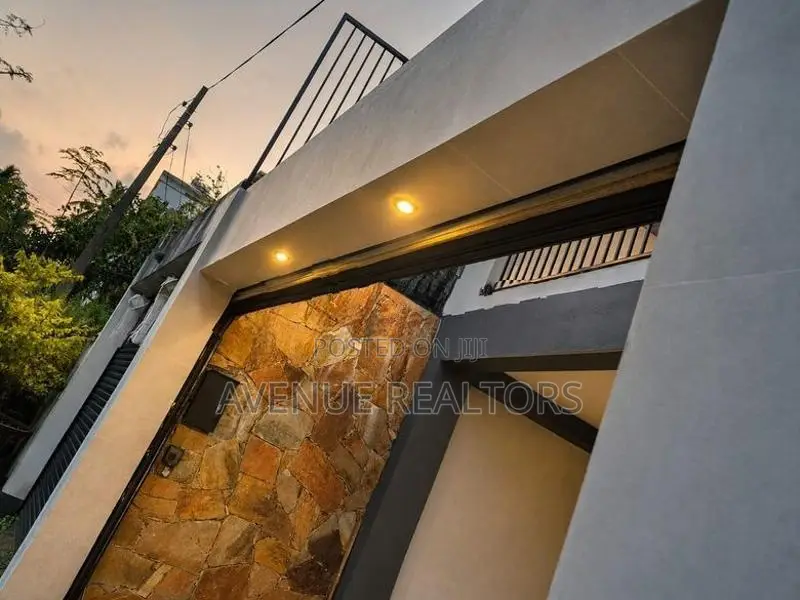 Brand-New Modern 5 Bedroom House for Sale in Homagama (HS4940)