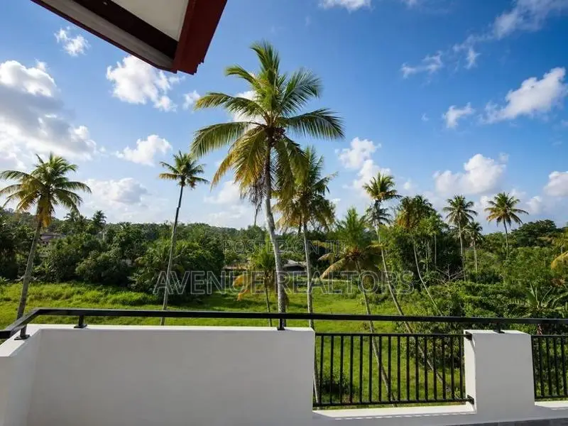 Brand-New Modern 5 Bedroom House for Sale in Homagama (HS4940)