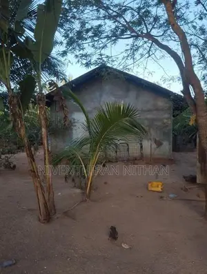 வீட்டுடன் காணி விற்பனைக்கு