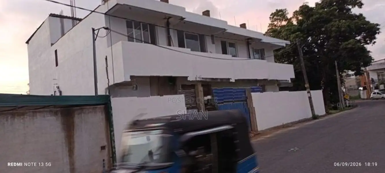 Dehiwala Commercial Building For Rent Suitable Business, Living