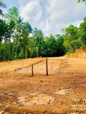 කඩවතට ලගම හොඳ බිම් කොටස්