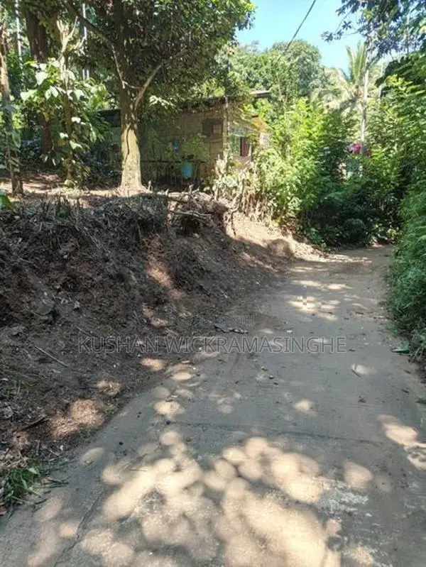 Land for Sale in Wattegama