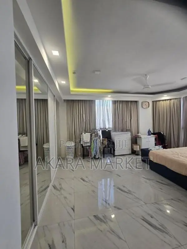 Crescat Residencies - Furnished Apartment for Sale A54513 Colombo 03