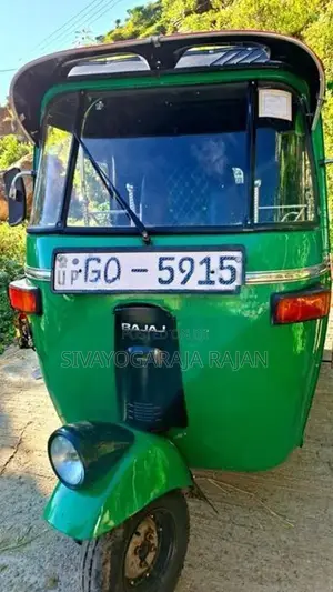 Bajaj RE 2002