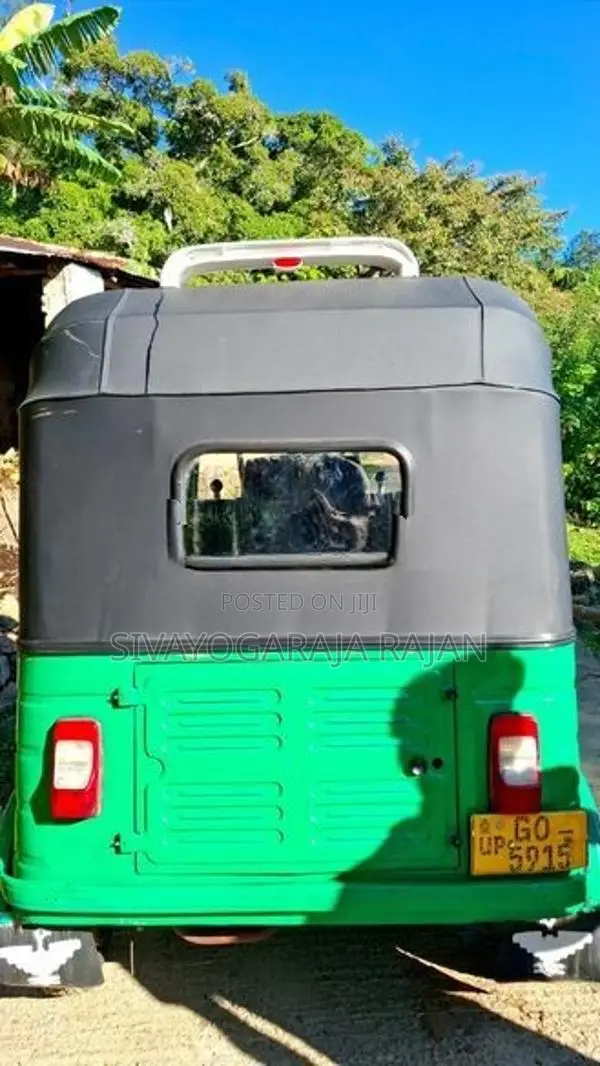 Bajaj RE 2002