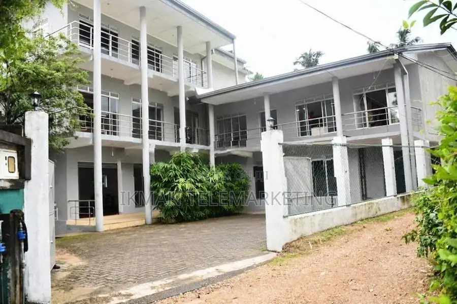 Four-Storied Commercial Building for Sale – Yatiyanthota Town
