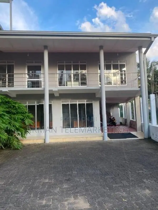 Four-Storied Commercial Building for Sale – Yatiyanthota Town