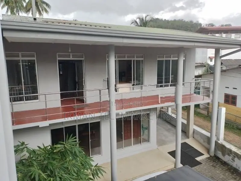 Four-Storied Commercial Building for Sale – Yatiyanthota Town