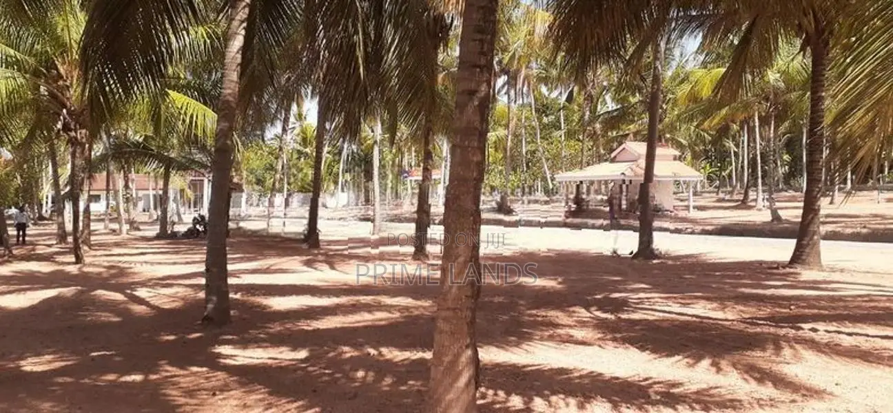කුරුණෑගල අනුරාධපුර පාරට මුහුණලා ඉඩමක්