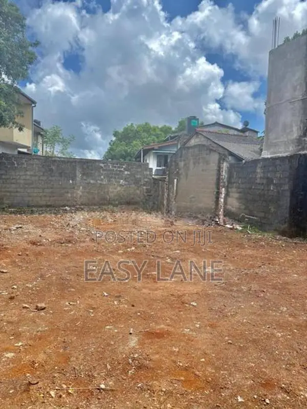 දෙහිවල මහරගම පාරට ඇවිදින දුරින් බෙල්ලන්විල පන්සල ළගින් ඉඩමක් විකිණීමට