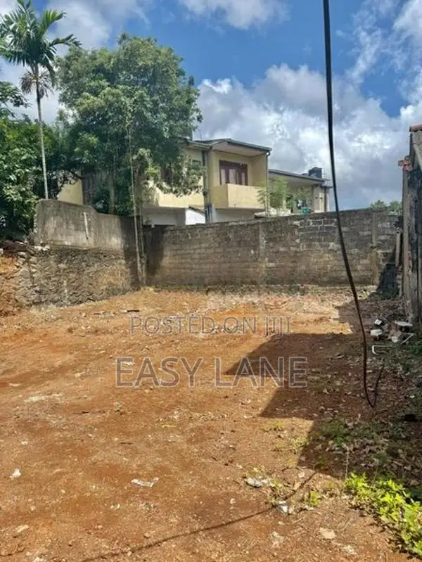 දෙහිවල මහරගම පාරට ඇවිදින දුරින් බෙල්ලන්විල පන්සල ළගින් ඉඩමක් විකිණීමට