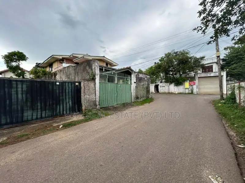 Residential Land for Sale in Pitakotte