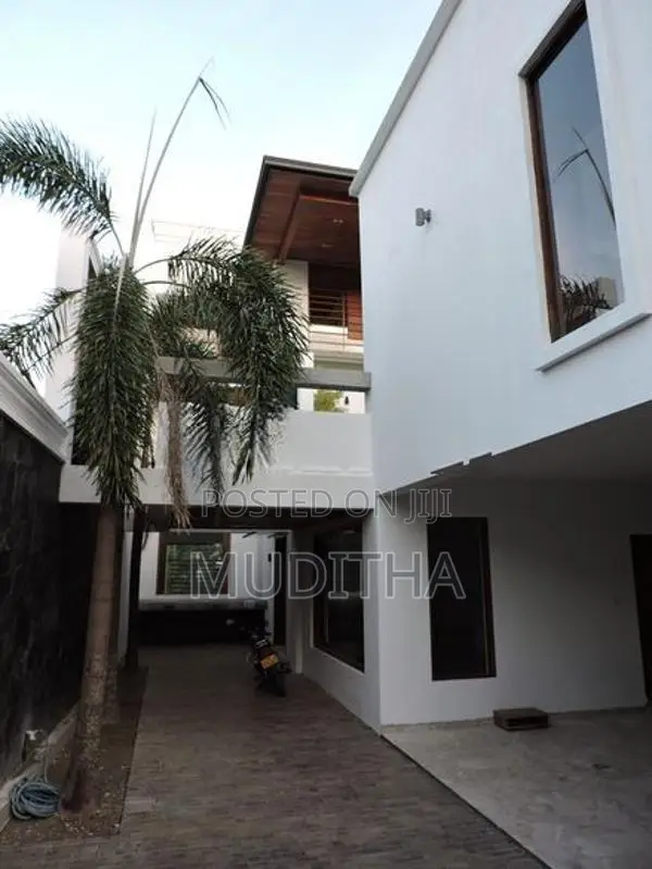 03 FL Luxury House for Sale Kandy