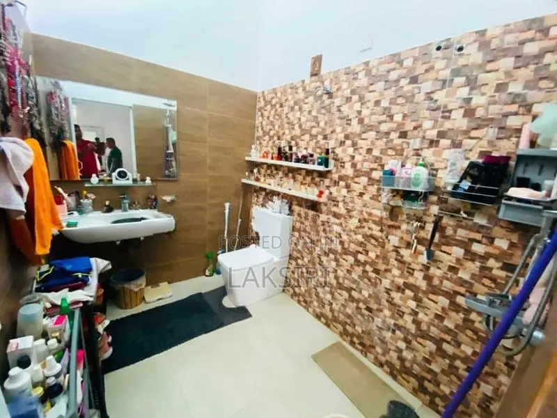 3 Bedrooms 2 Bathrooms Upper Floor Unit Rent Nugegoda Jubilee Post