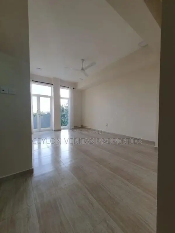 2 BR Apartment for Sale in Malabe - Athurugiriya Road