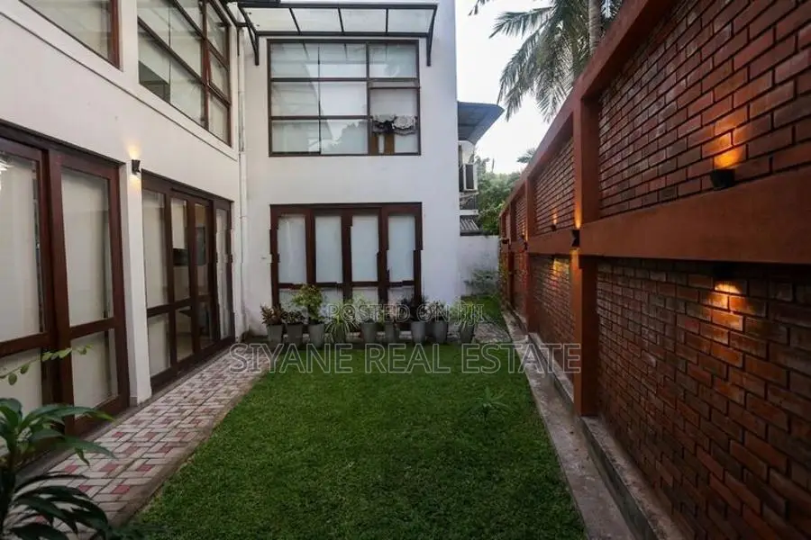 Fully Furnished 3 Storey House For Rent in Katunayake, near Airport.