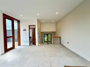 Luxury 4-Bedroom House for Sale – Thalawathugoda