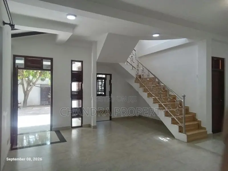 Luxury Upstair House for Immediate Sale in Kandana