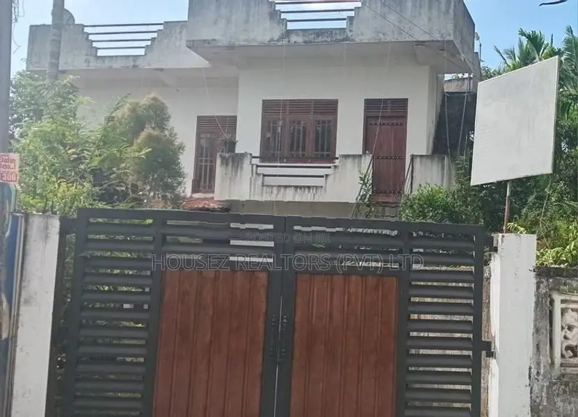 Three-Storey House for Sale – Polgahawela