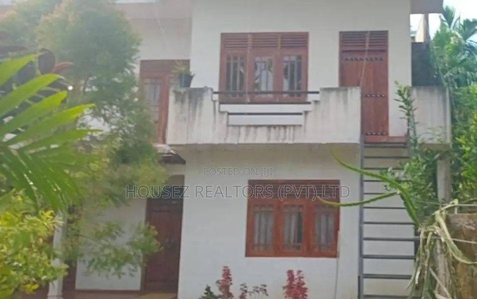 Three-Storey House for Sale – Polgahawela