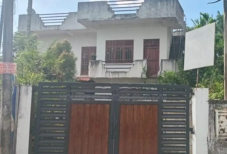 Three-Storey House for Sale – Polgahawela