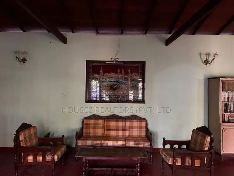 Spacious 4-Bedroom House for Sale in Kiribathgoda