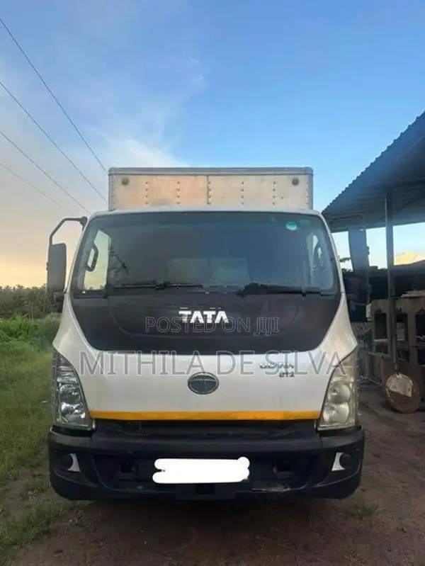 Tata Ultra 812 2015