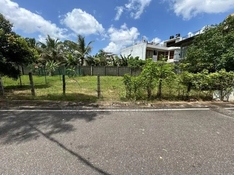 Residential Land for Sale in Thalawathugoda