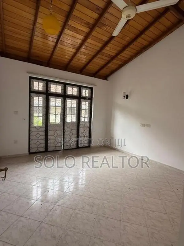 Dehiwala House with Land Sale