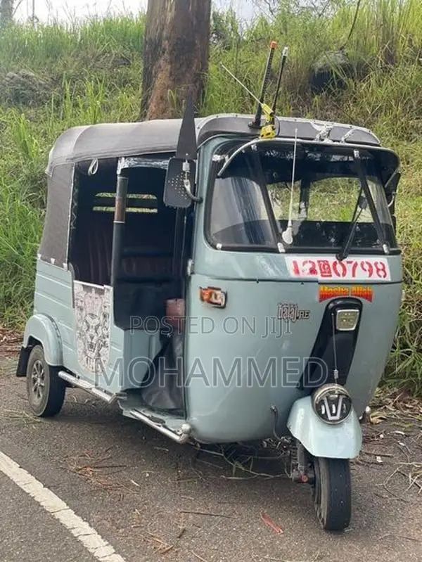 Bajaj RE 1983