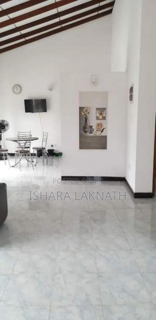2 Bed Room Apartment For Short Term Rental Piliyandala
