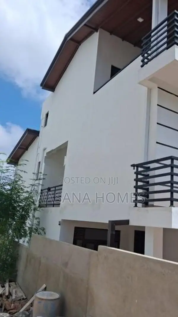 Brand New 3 Story House for Sale Nugegoda