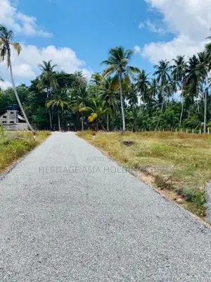 පම්බල අවටින් සින්නක්කර බිම් කොටස්