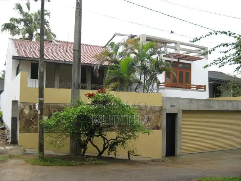 Luxury House 03 Floors Thalawathugoda