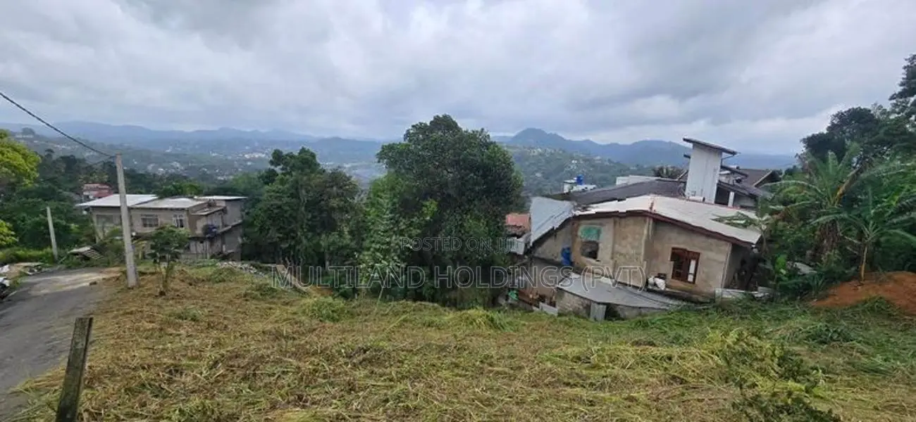 ලස්සන View ඉඩමක් හීරැස්සගලින් (1km to kandy - colombo rd)