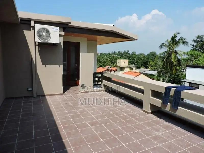 Luxury 3 Story House for Sale in Nawala