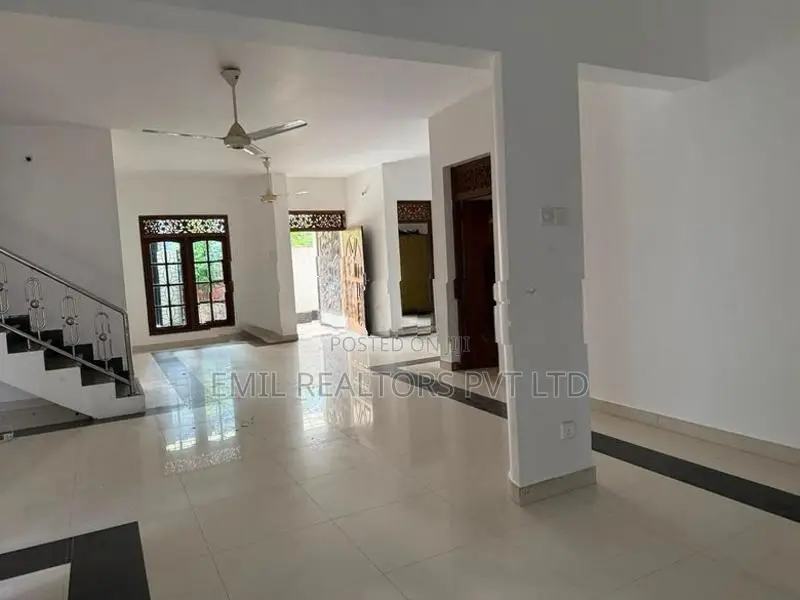 Spacious 7 Bedroom House for Sale at Nugegoda (EM069AC)